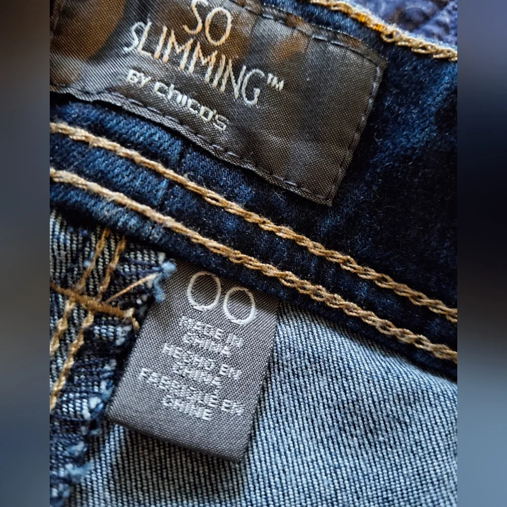 Chico's So Slimming Jeweled Jean Crop Pants Insm 26" Waist 30" Mid-rise Pre-own - Picture 7 of 13